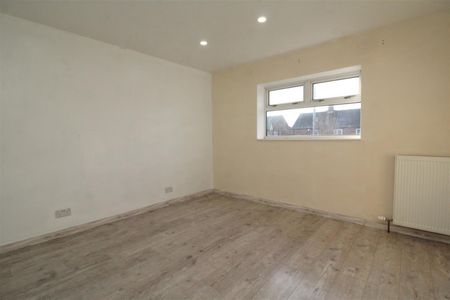 Almond Road, Peterborough - Photo 5