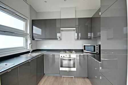 2 Bed Penthouse, Moore View, HA9 - Photo 5