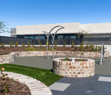 Welcome To The Parade! - Photo 3