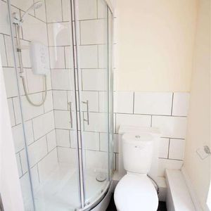 Edinburgh Road, Portsmouth, PO1 - Photo 2