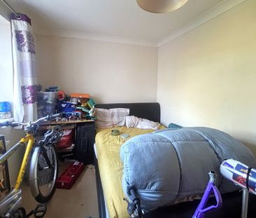 Kingsway, Woking, Surrey, GU21 - Photo 5