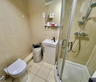 2 bedroom flat to rent - Photo 6
