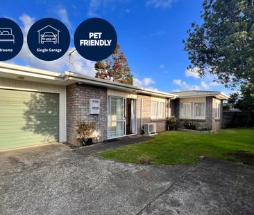 Low Maintenance Brick & Tile Home - Photo 6