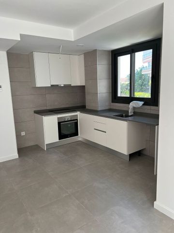 Piso de alquiler en Calle del Padre Arrupe, 17, Goteta - Photo 4