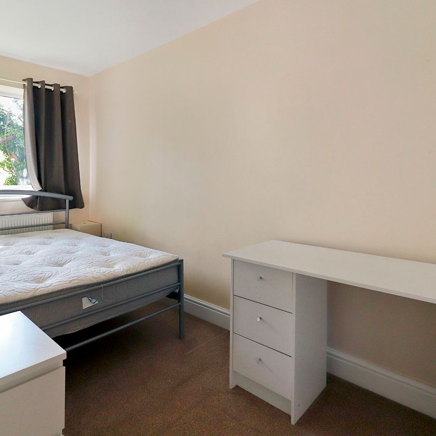 First Floor Back (Horwood Close), Flat 3 25a London Road, Oxford OX3 7RE - Photo 1
