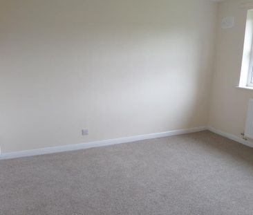 2 bedroom detached bungalow to rent - Photo 2