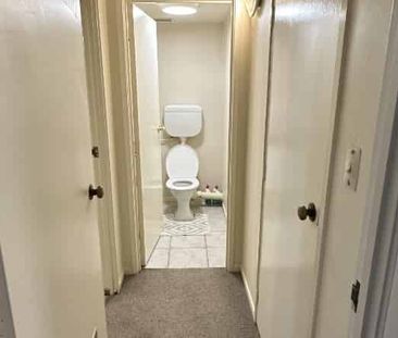 Spacious Mt Eden 2brm in Brilliant location and gated complex with ... - Photo 4