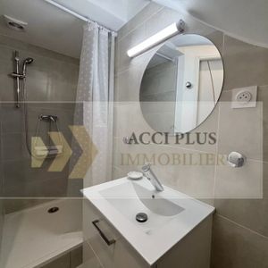 Location Appartement 1 pièce 18m² NIMES 30000 - Photo 2