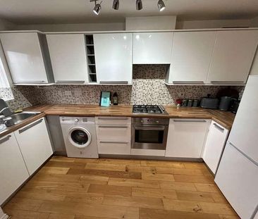 Brett Young Close, Halesowen, B63 - Photo 5