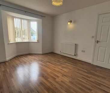 2 bedroom end of terrace house to rent - Photo 1