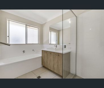 3 Eugenia Close, Kenmore, Qld 4069 - Photo 3