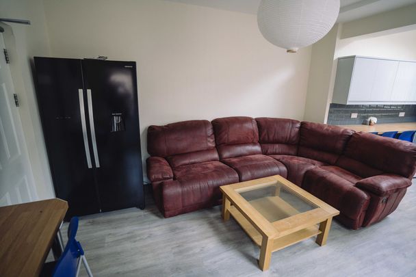 6 bedroom house share to rent - Photo 1