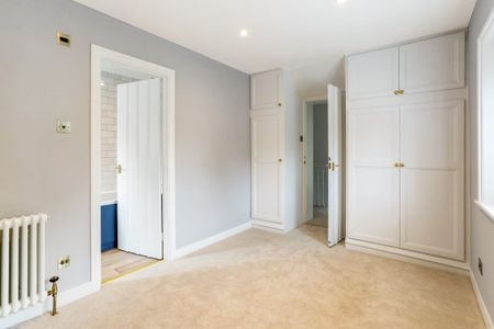 6 bedroom detached house to rent - Photo 4