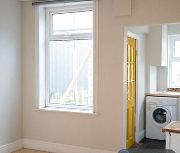 3 bedroom terraced house to rent - Photo 6