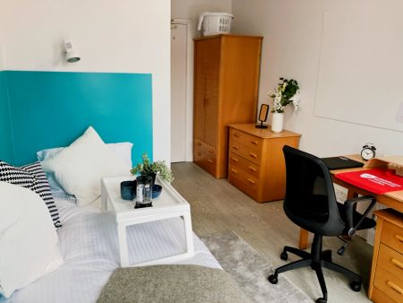 Private Ensuite Room - Photo 2