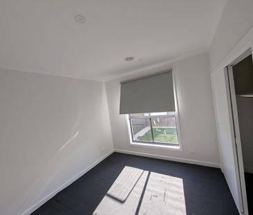 2 / 10 Albert Crescent, St Albans - Photo 5