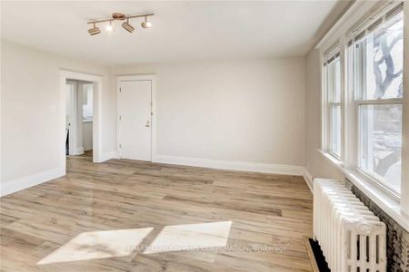 Detached Home For Lease | X8137558 - Photo 2