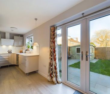 2 bedroom maisonette to rent - Photo 3