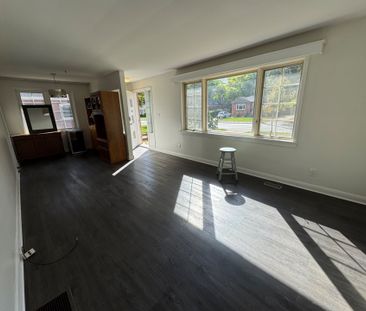 For Lease - 559 Drury Lane, Burlington, Ontario - Photo 3