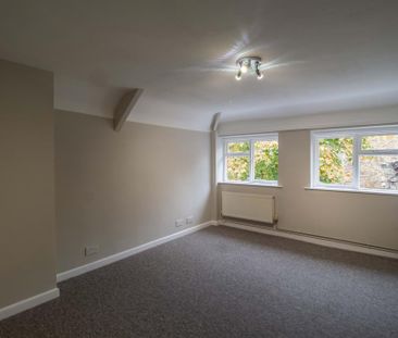 3 bedroom maisonette to rent - Photo 2