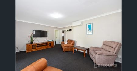 Neat & Cosy Room! - Photo 4