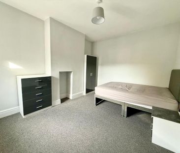 5 bedroom terraced house to rent - Photo 4