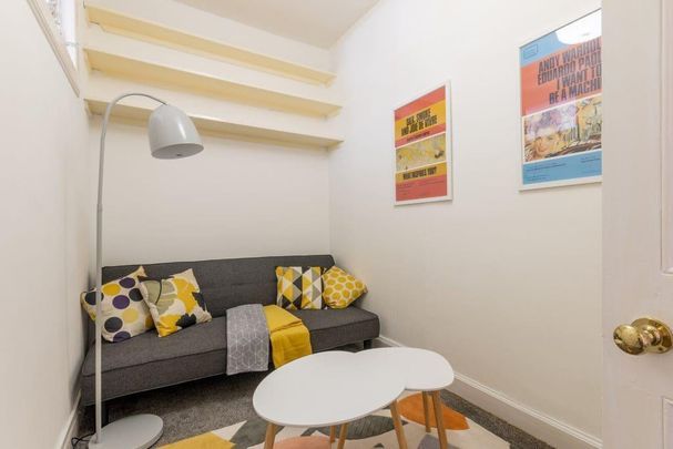2 bedroom flat to rent - Photo 1