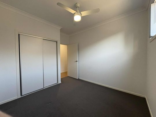Modern Unit in Sought After Suburb - Photo 1