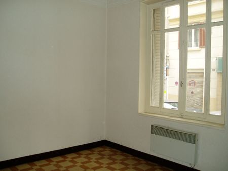 Appartement 2 pièces 45m2 MARSEILLE 4EME 700 euros - Photo 2