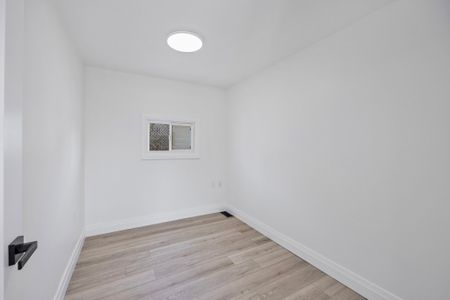 For Lease - 338 Old Mosley Street Unit# Unit 2, Wasaga Beach, Ontario - Photo 2