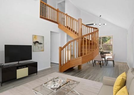 2 Story Duplex - Photo 2