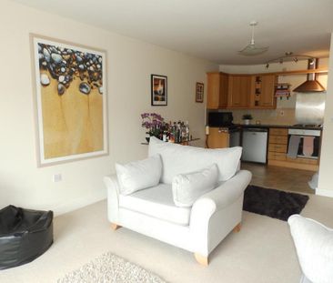 2 bedroom flat to rent - Photo 5