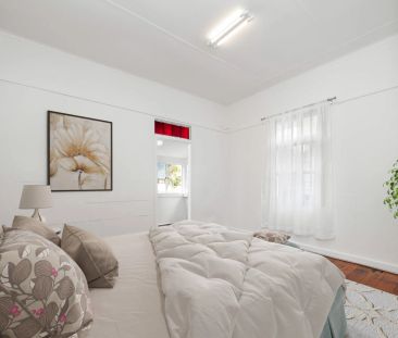 Charming Refurbished Inner-City Home - Photo 6