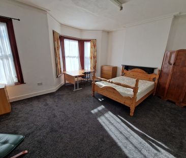 6 Bed Student Accommodation - Photo 1