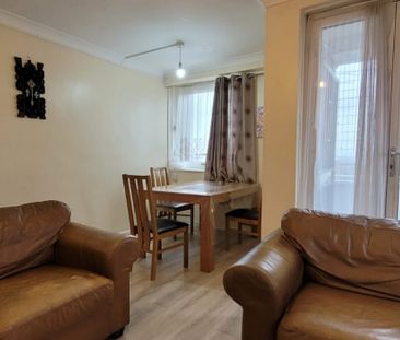 Puteaux House, Mace Street, Bethnal Green, London E2 - Photo 5