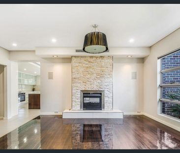 Luxurious 4 Bedroom House - Photo 5