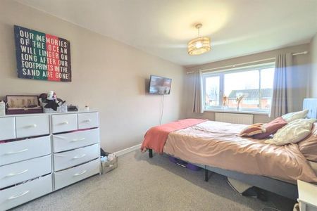 3 Bedroom Semi Detached To Let - Photo 5