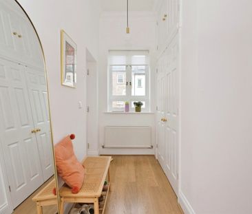 High street - Photo 5