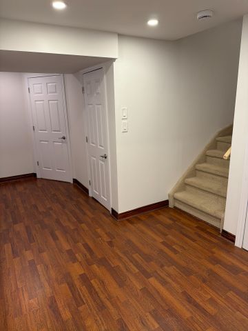 For Lease - 12 Woodfern Court, Barrie, Ontario - Photo 2