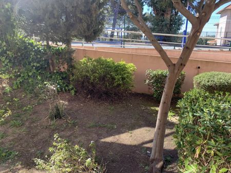 Location Appartement 2 pièces 32m² HYERES 83400 - Photo 3