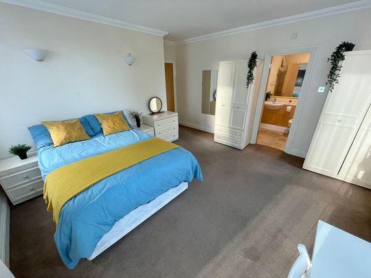 3 bedroom flat share to rent - Photo 1