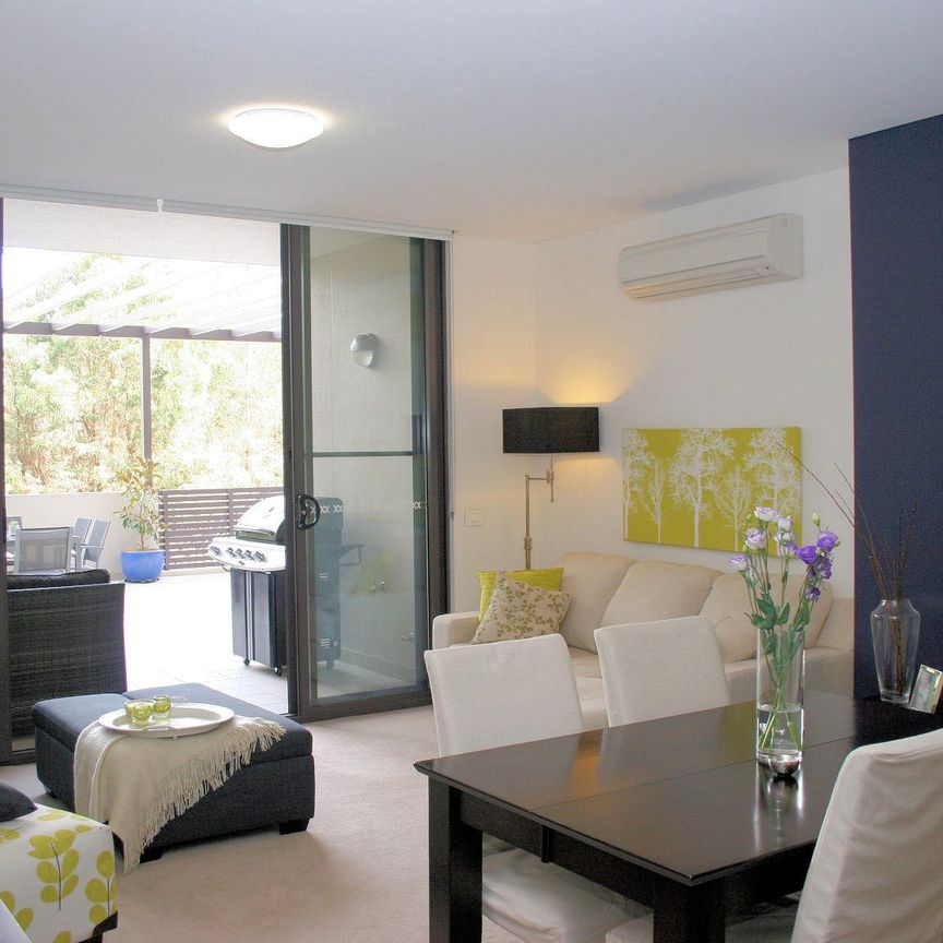 Magnificent Courtyard Living | Unfurnished - Photo 1