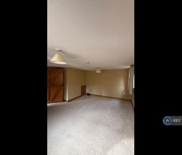 2 bedroom end of terrace house to rent - Photo 3