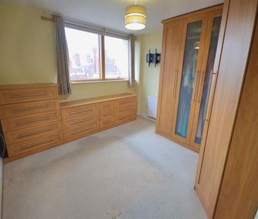 3 Bedroom Apartment To Let - Photo 1