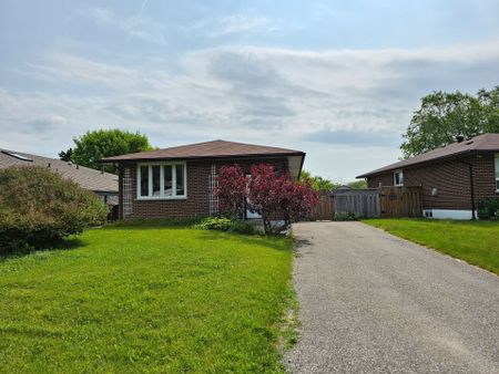 For Lease - 499 Tennyson Court Unit# Lower, Oshawa, Ontario - Photo 2