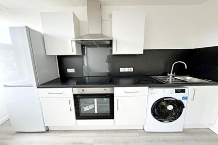 3 bedroom flat to rent - Photo 5