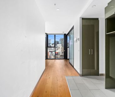 Brand New Timber Floors - Right In The Heart of Southbank - Photo 2