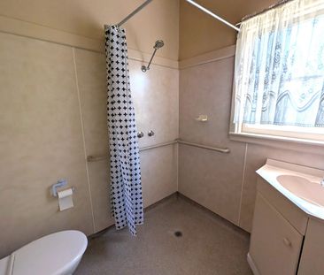 Superbly located 3 bedroom gem in Thomson. - Photo 6