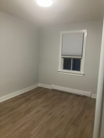 For Lease - 97 Twelfth Street Unit# Main Floor, Toronto, Ontario - Photo 3