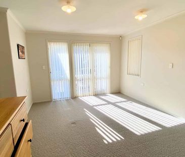 Large, Single-Level Family Home! - Photo 1